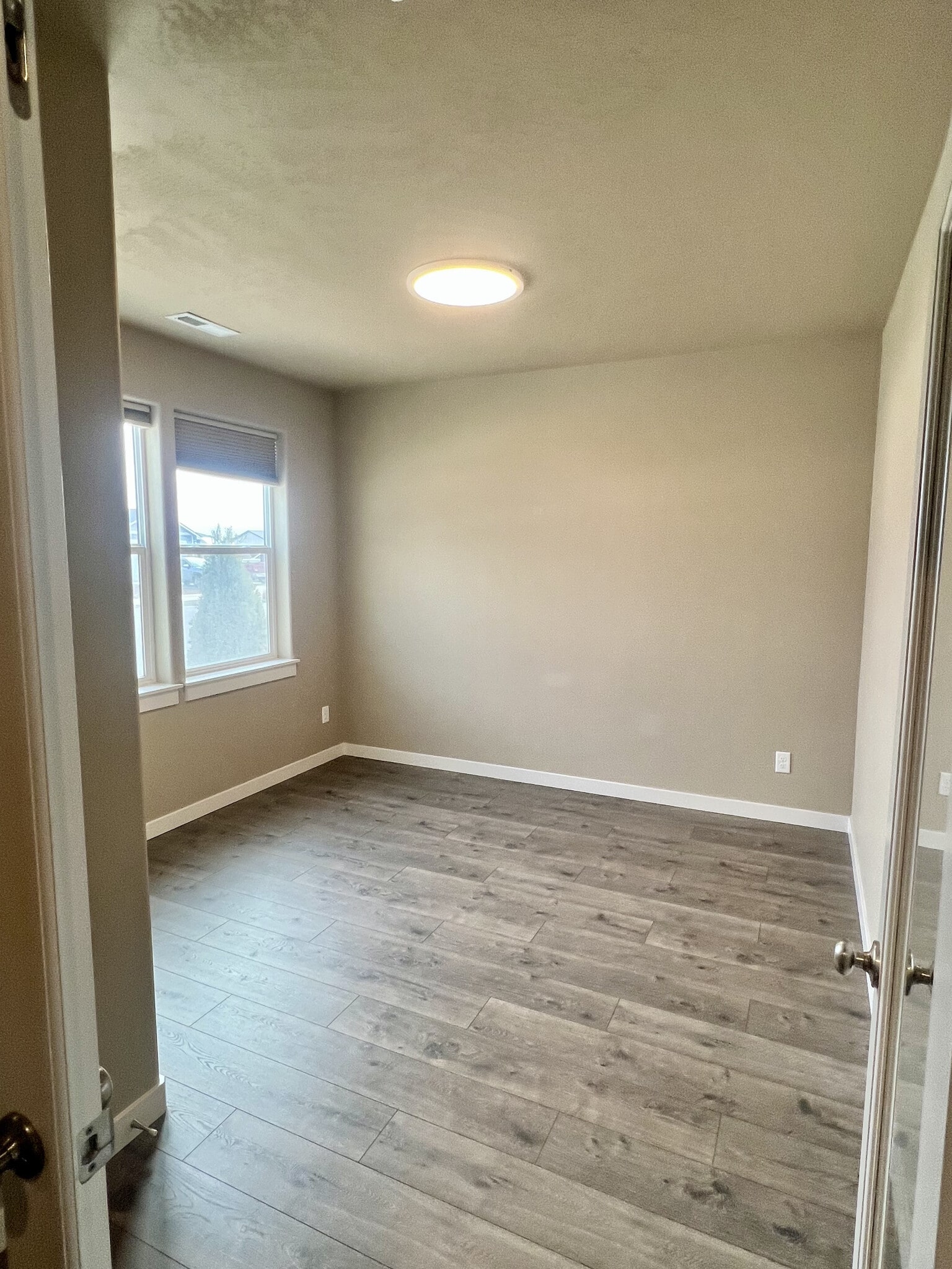 Building Photo - 2395 Chelan St