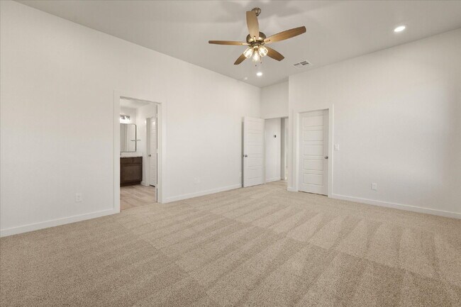 Building Photo - Beautiful New Build Home in Cypress Ranch!