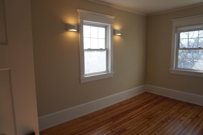 Building Photo - 202 Acorn Terrace