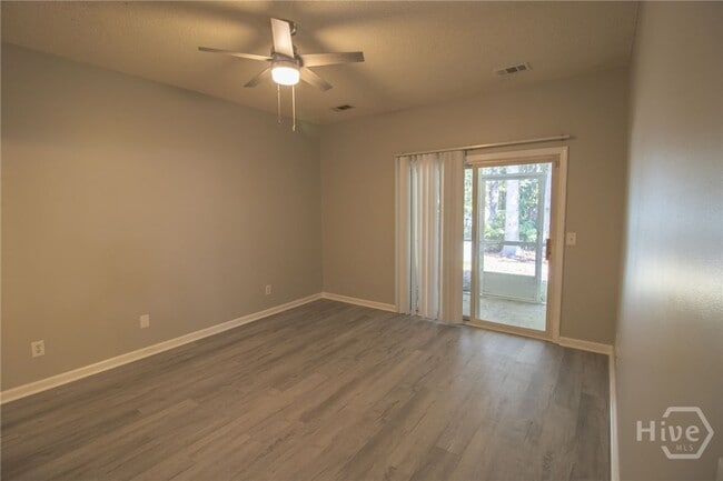 Building Photo - 44 Putters Pl