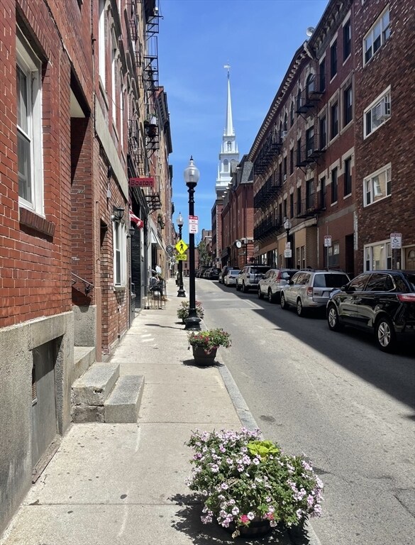 Building Photo - 160 Salem St