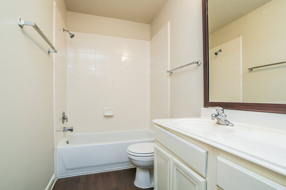 Building Photo - 14819 Olde Manor Ln