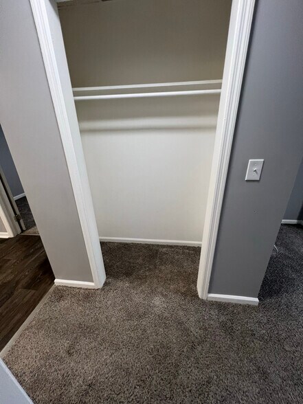 Building Photo - 8 Van Buren St