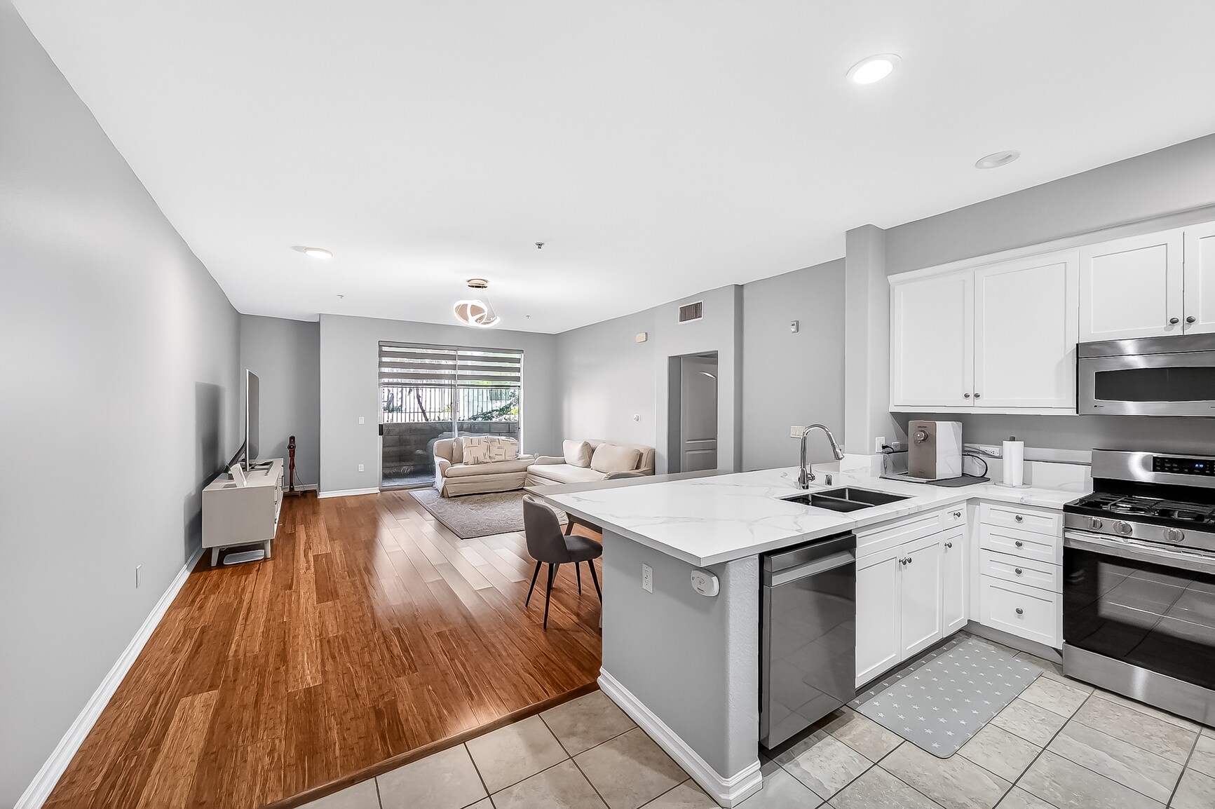 Building Photo - 629 Traction Ave