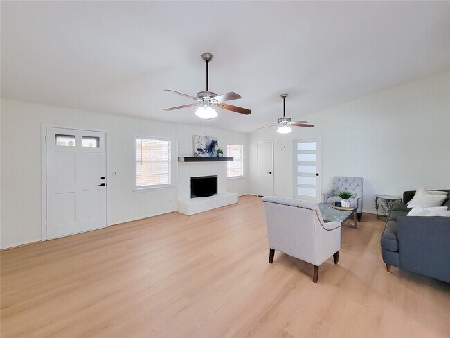 Building Photo - 2318 Ansbury Dr