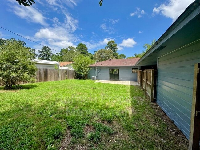 Building Photo - 3901 Wood St