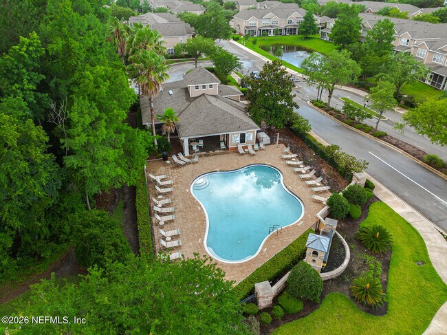 Building Photo - 4166 Highwood Dr
