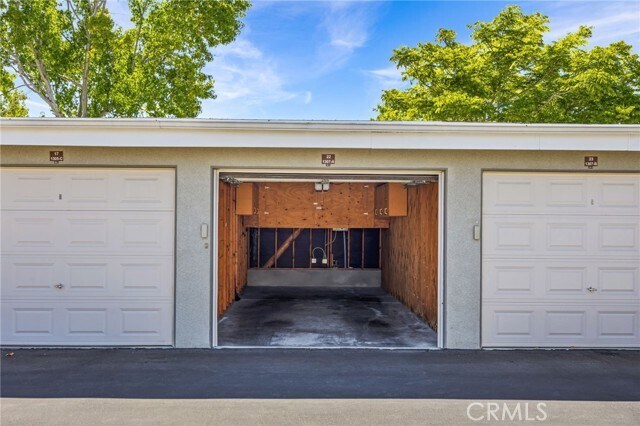 Building Photo - 8933 Yolo Cir