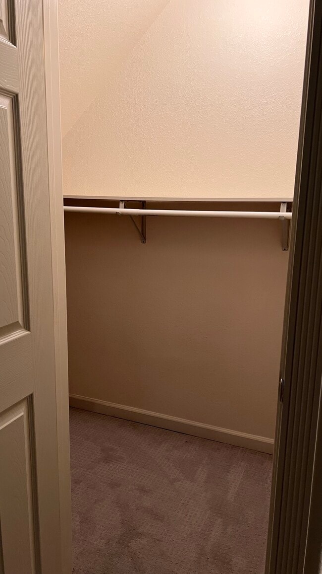 Building Photo - 14385 Holmwood Dr