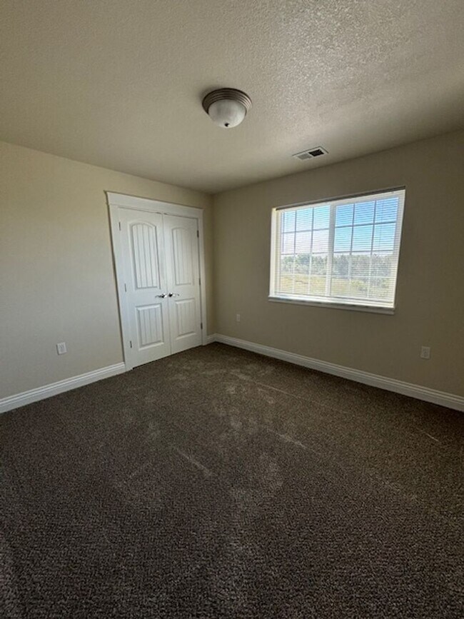 Building Photo - 115 Montalto Dr