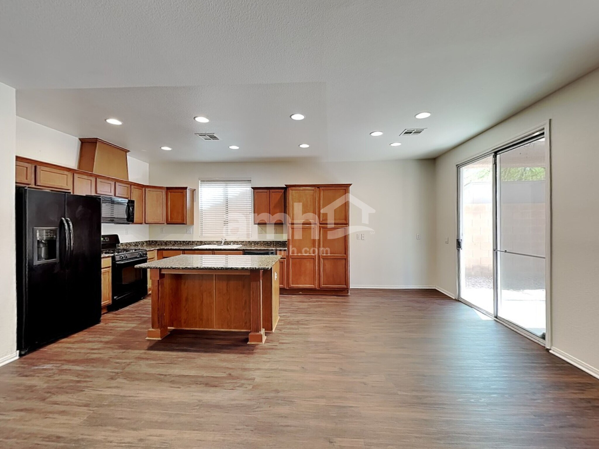 Building Photo - 1006 Lone Pine River Ave