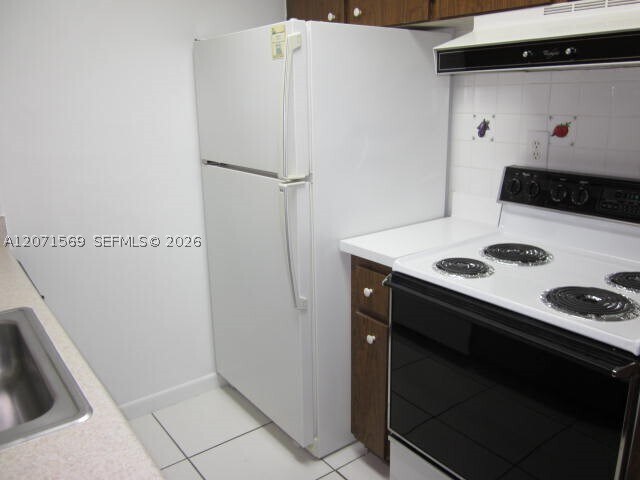 Building Photo - 10822 N Kendall Dr