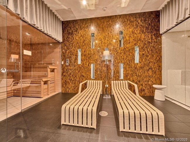 Building Photo - 2000 Metropica Way