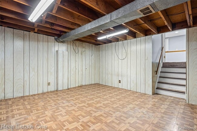 Building Photo - 348 Decca Dr