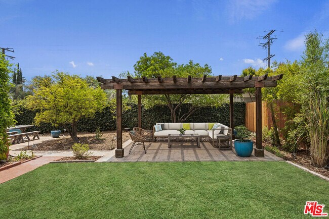 Building Photo - 1700 Morada Pl