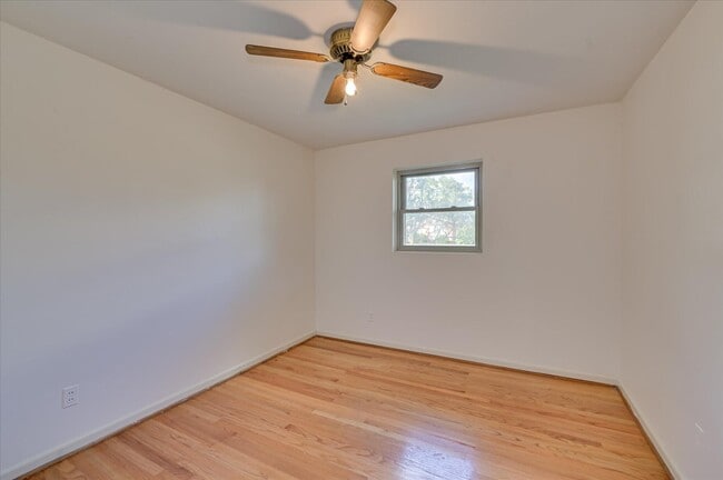 Building Photo - 1654 Pendleton Rd