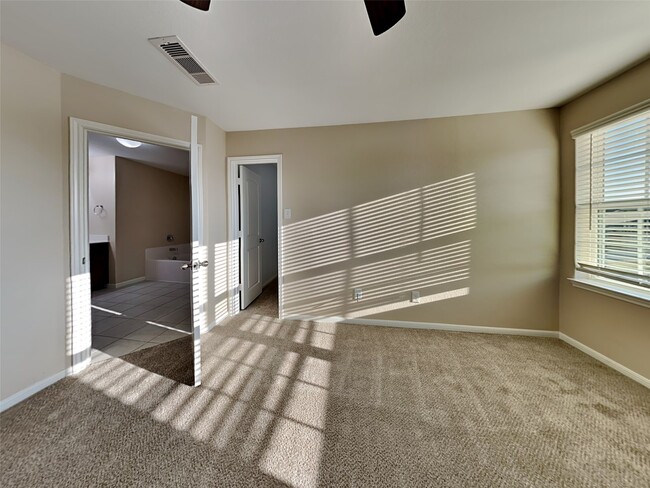 Building Photo - 729 Totem Trail Dr