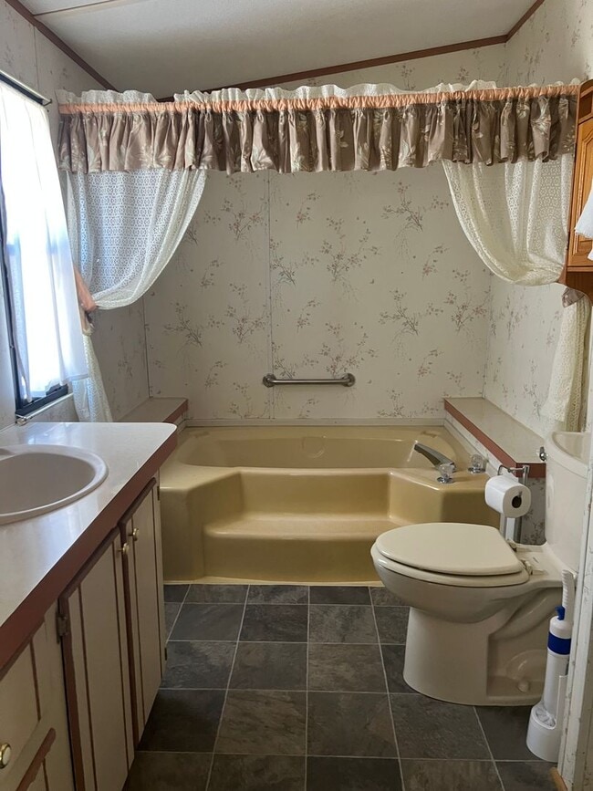 Building Photo - 511 Yost Rd