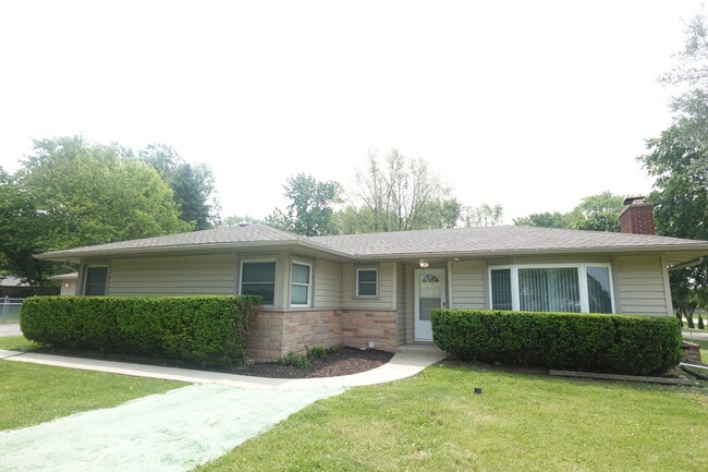 Building Photo - 3743 Country Club Ave