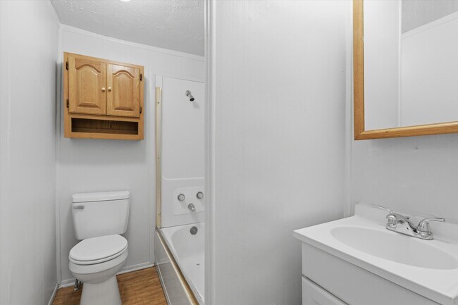 Building Photo - 212 Salinas Rd