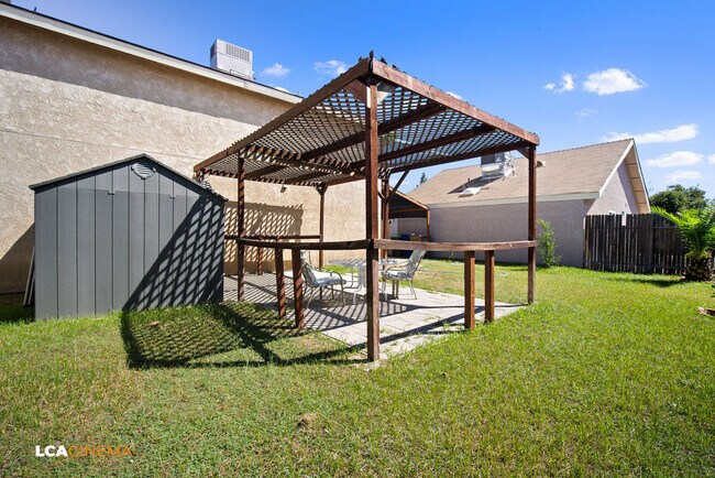 Building Photo - 3521 Starwood Ln