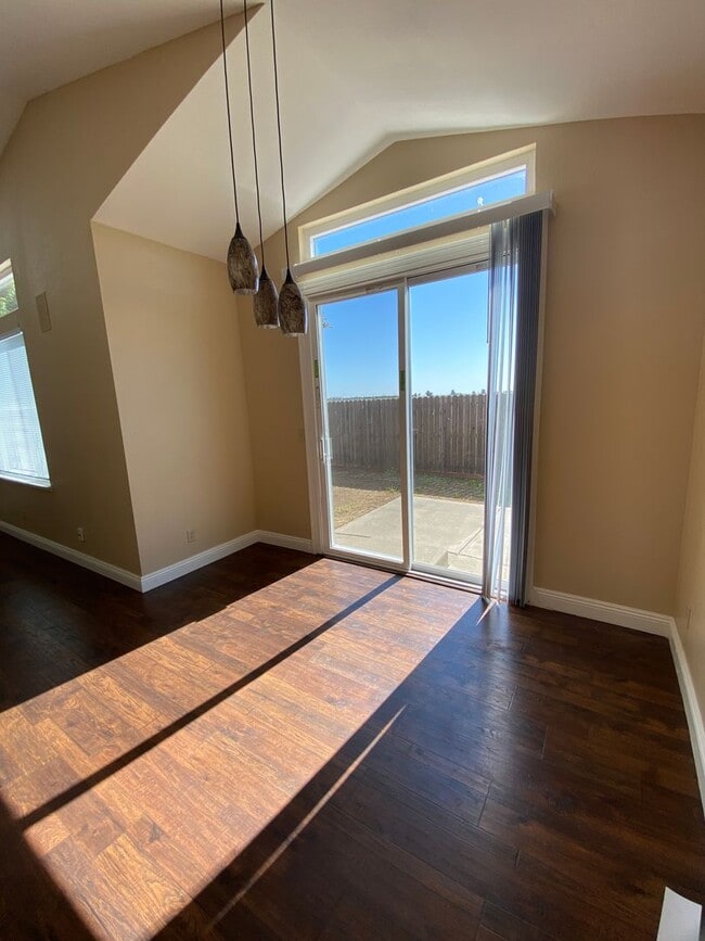 Building Photo - 2 Primary Bedrooms - Close to Travis Air Base - with No Rear Neighbors!