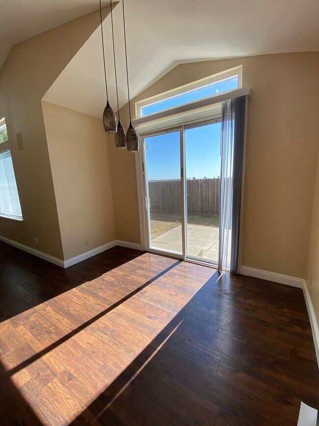 Building Photo - Lots of Natural Sunlight - Close to Travis Air Base - with No Rear Neighbors!