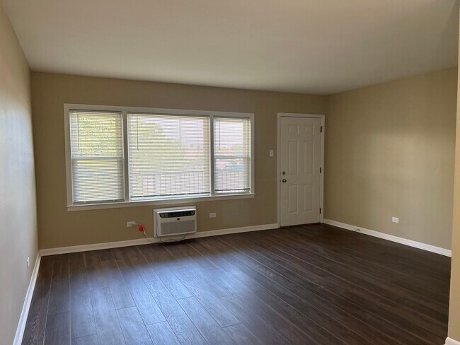Building Photo - 5640 S Archer Ave