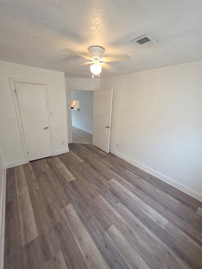 Building Photo - 5335 Cherie Crest Ct