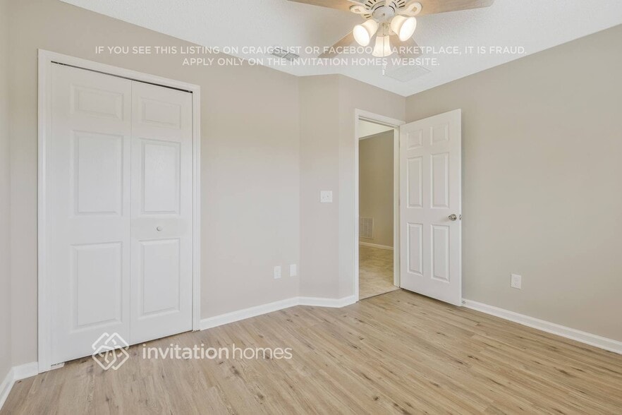 Building Photo - 1800 Northglen Cir