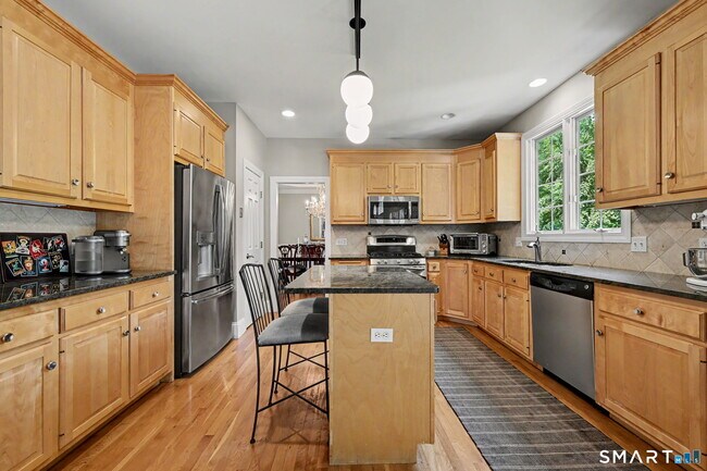 Building Photo - 1 Silvermine Rdg
