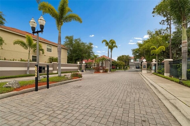 Building Photo - 2204 Elizabeth Way