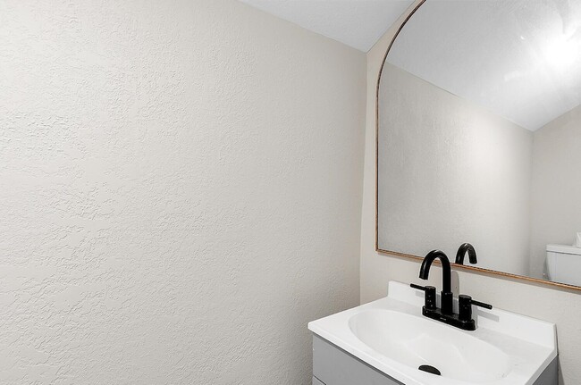 Building Photo - 244 S Volutsia Ave