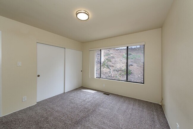 Building Photo - Spacious SDSU Townhome For Rent!