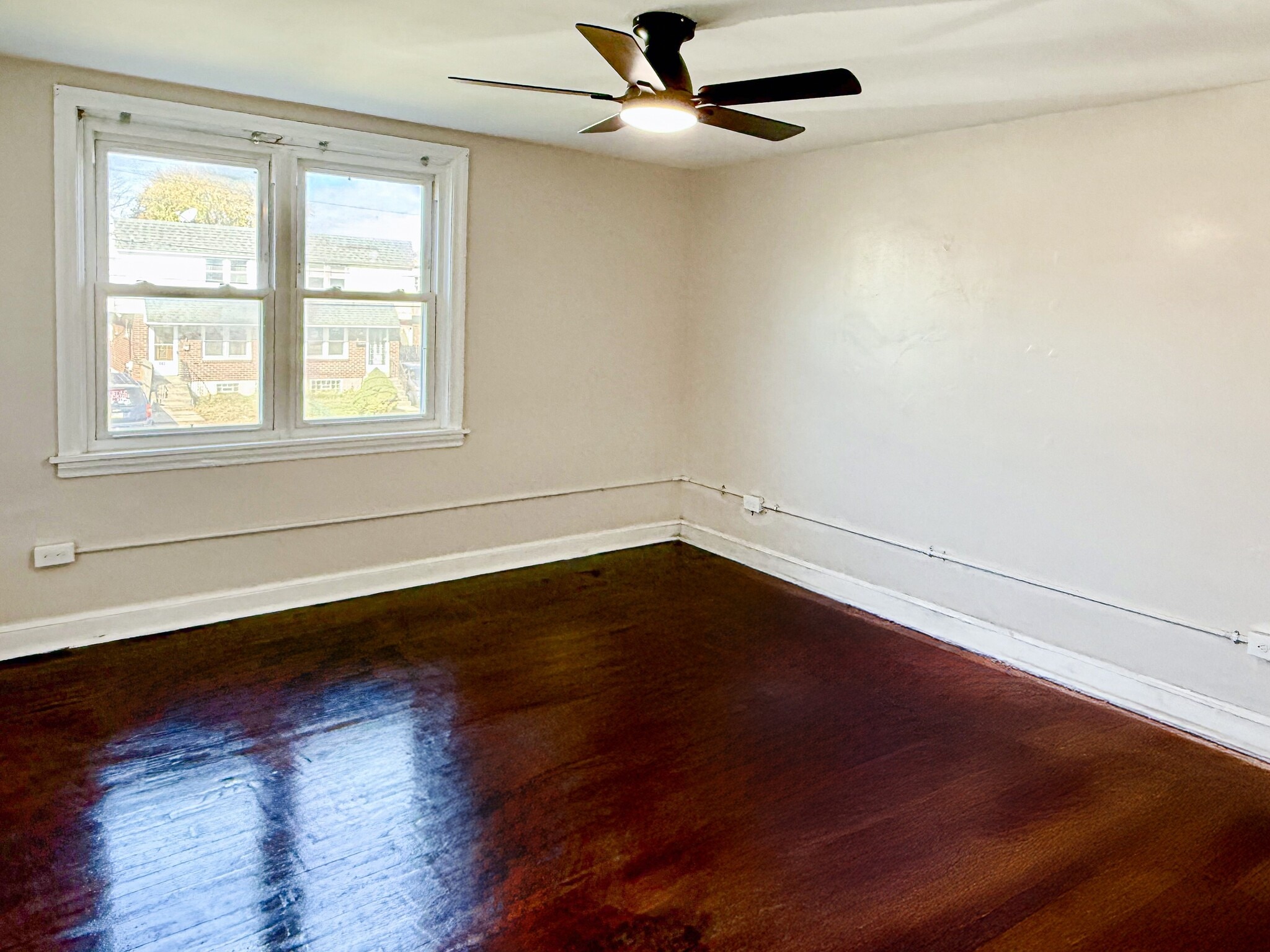 Primary bedroom - 116 W Berkley Ave