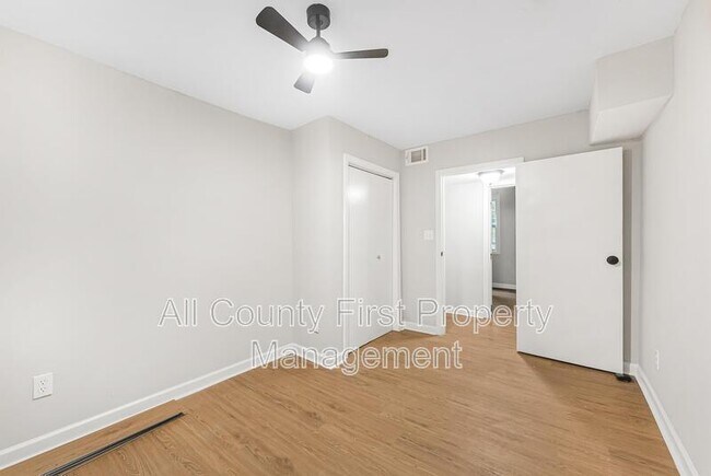 Building Photo - 2845 3rd Ave SW