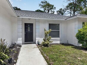 Building Photo - Annual rental offering privacy and space on 1.14 acres in Naples!