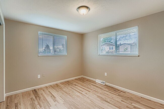 Building Photo - Beautifully Remodeled 3-Bedroom Ranch in Quiet West Arvada Neighborhood