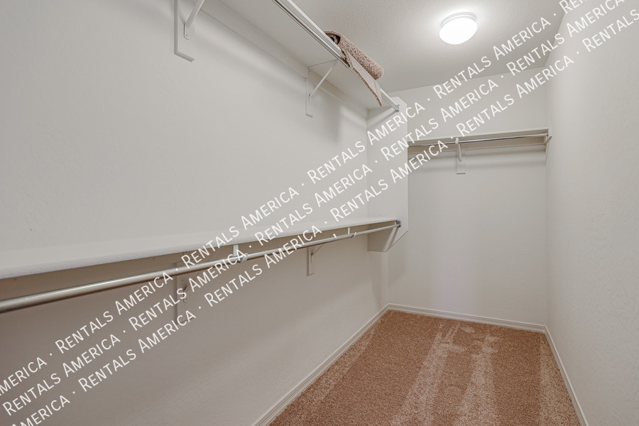 Building Photo - 5625 N 87th Dr