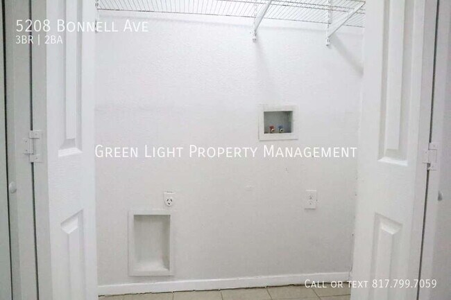 Building Photo - 5208 Bonnell Ave