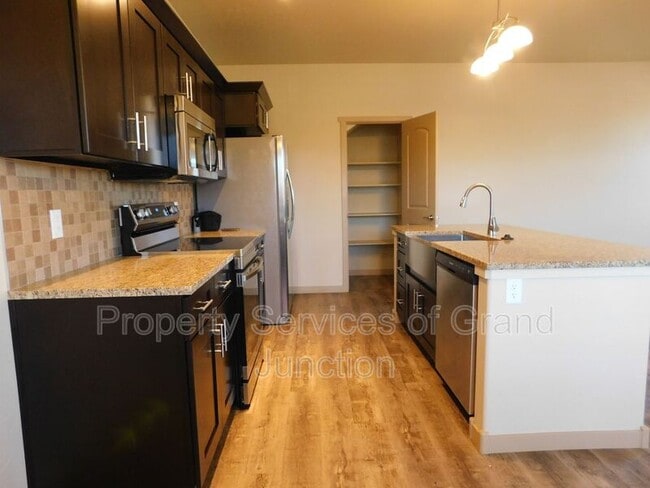 Building Photo - 592 Treviso Ct