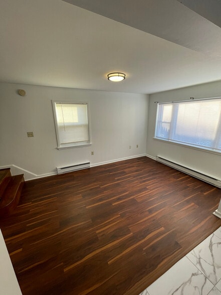 Building Photo - 4017 Linden St