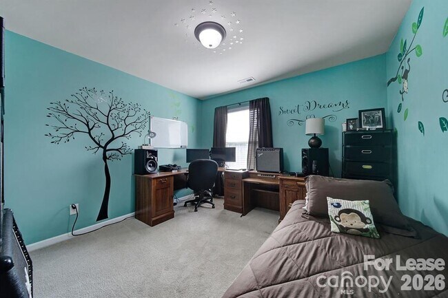 Building Photo - 6125 Kilchurn Dr