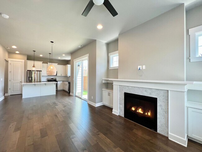 Building Photo - Luxury and Convenience Awaits in this Stunning 3 Bedroom, 2.5 Bathroom House with Abundant Parkin...