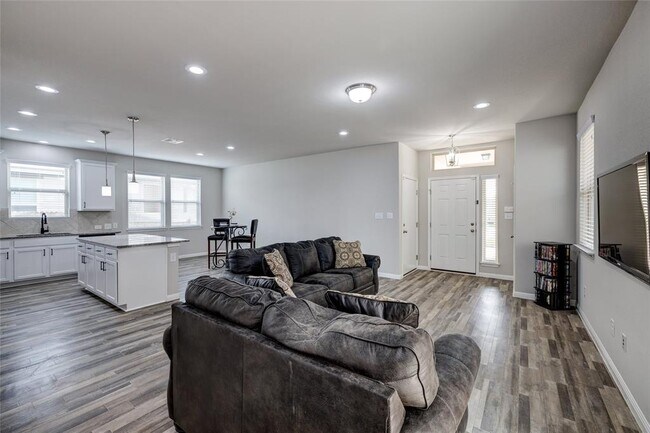 Building Photo - 128 Shearwater Ln