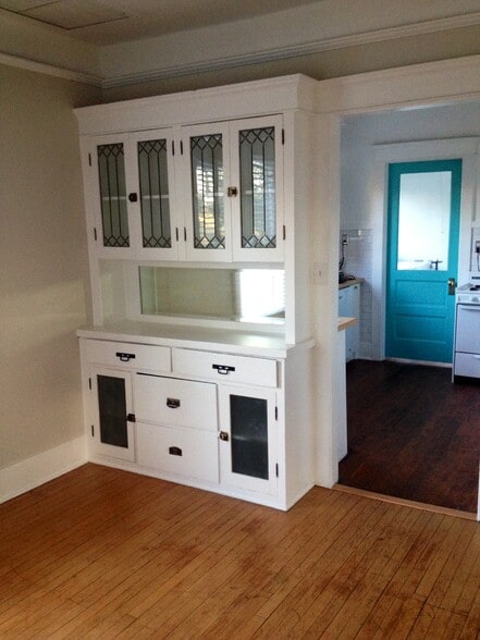 Building Photo - 501 E Lynwood St