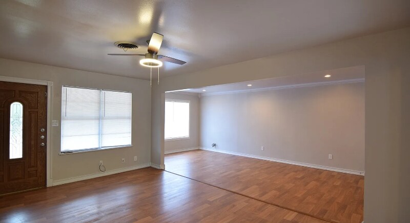 Building Photo - 311 Crockett Dr