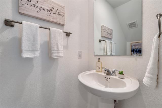 Building Photo - 3148 Harper St