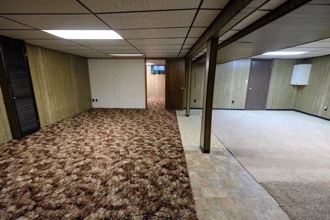 Building Photo - Well Maintained 2 bedroom home in a quiet ...