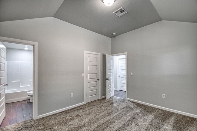 Building Photo - New Construction in Varenna Landing! Storm shelter and lawn care included!